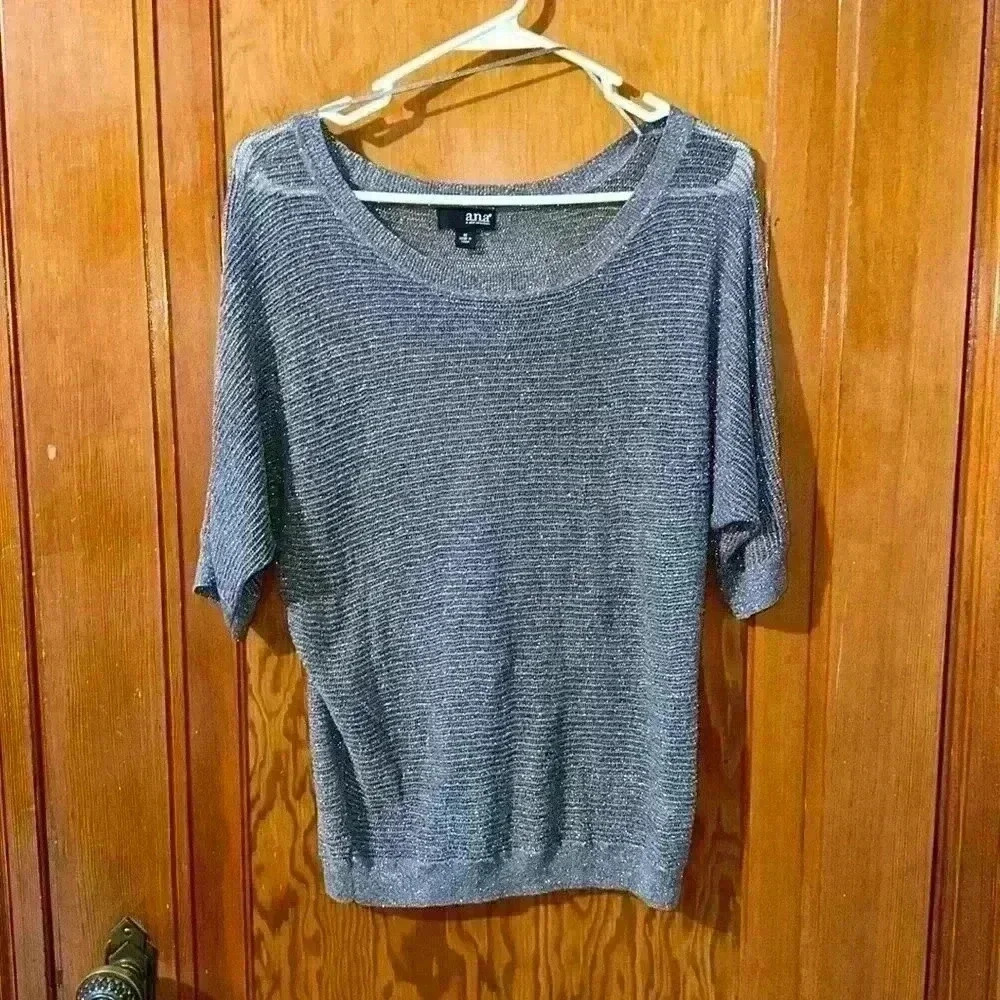 Ana gray sparkles top size medium.